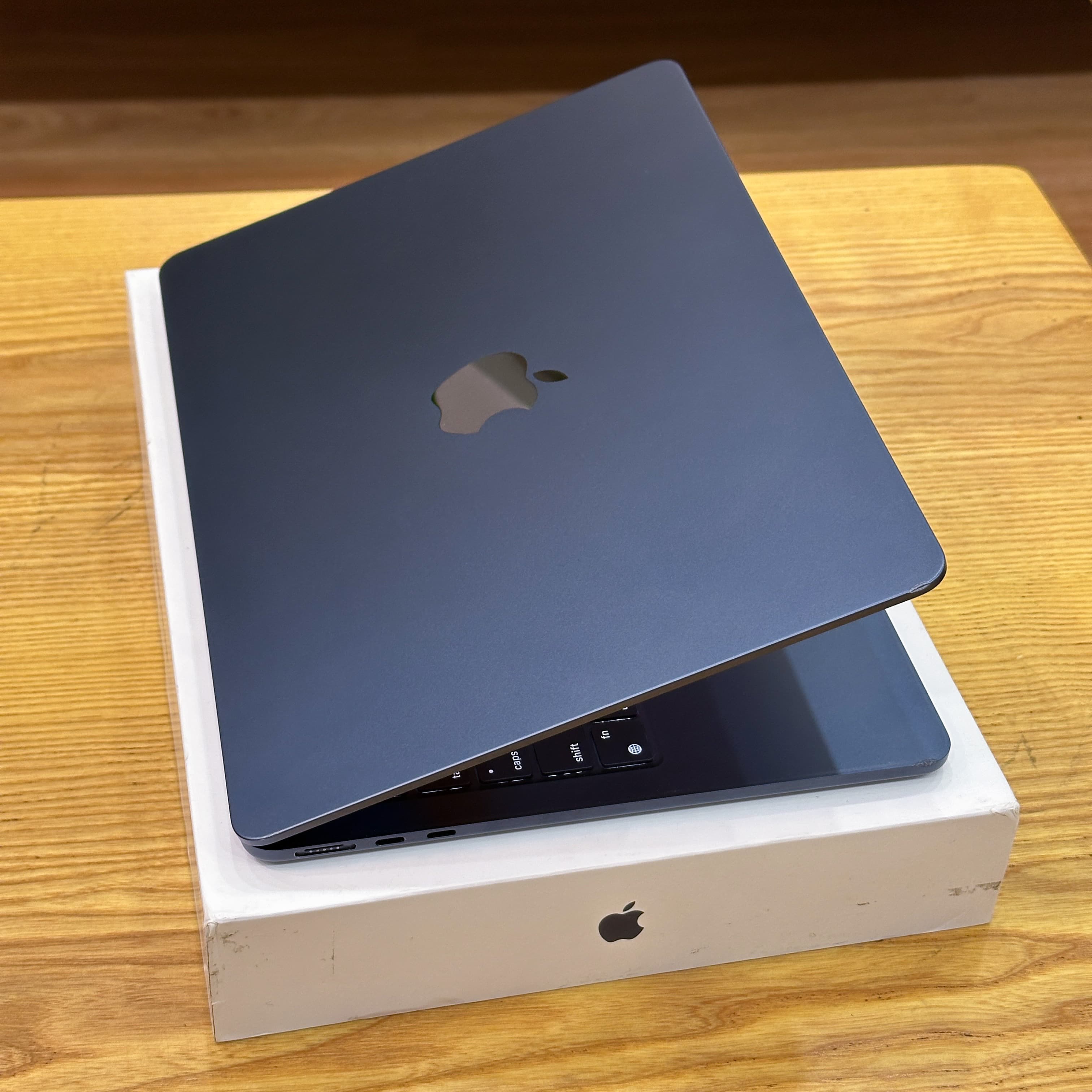 MacBook Air M2 2022 13 inch - image 4