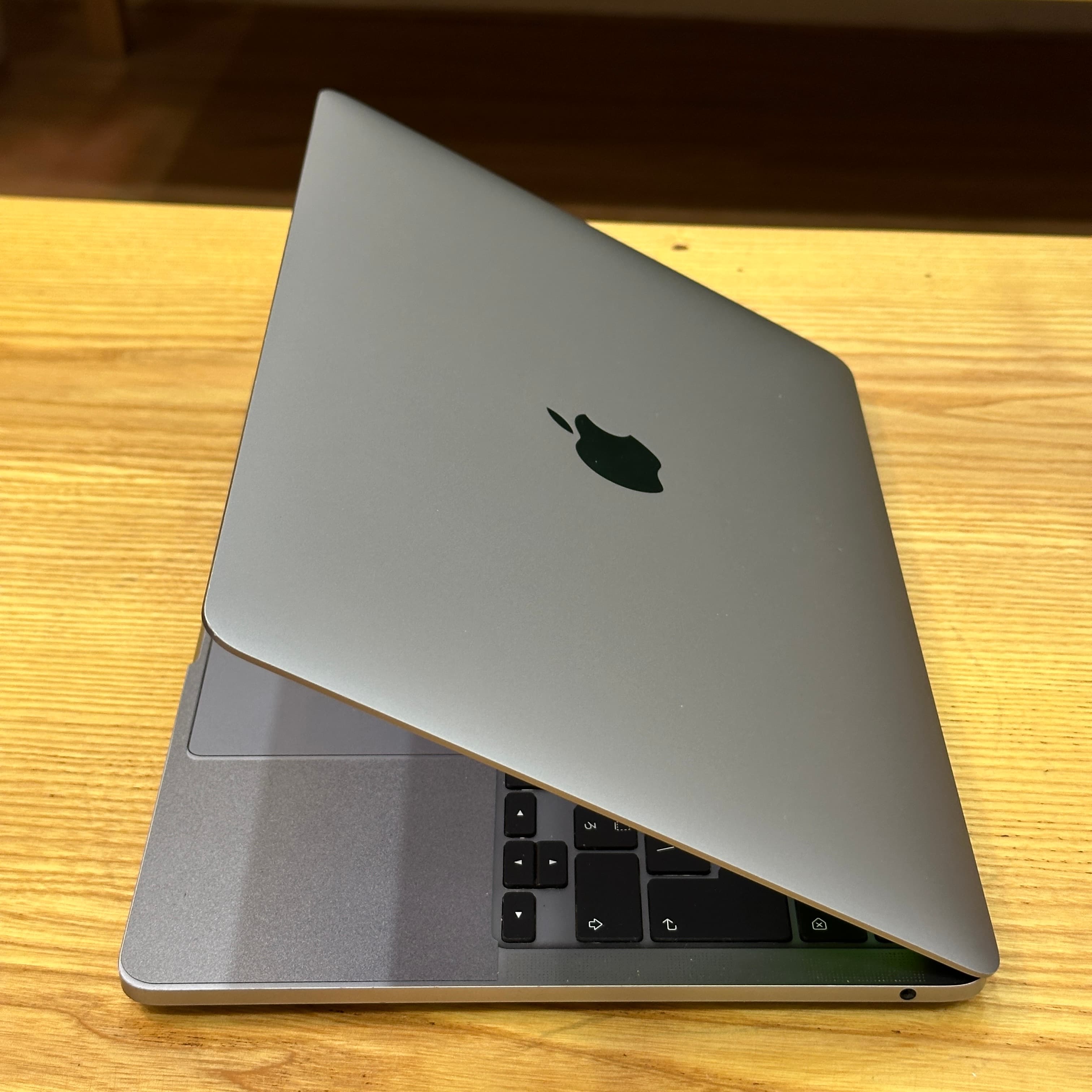 MacBook Pro Intel i5 2020 13 inch - image 5