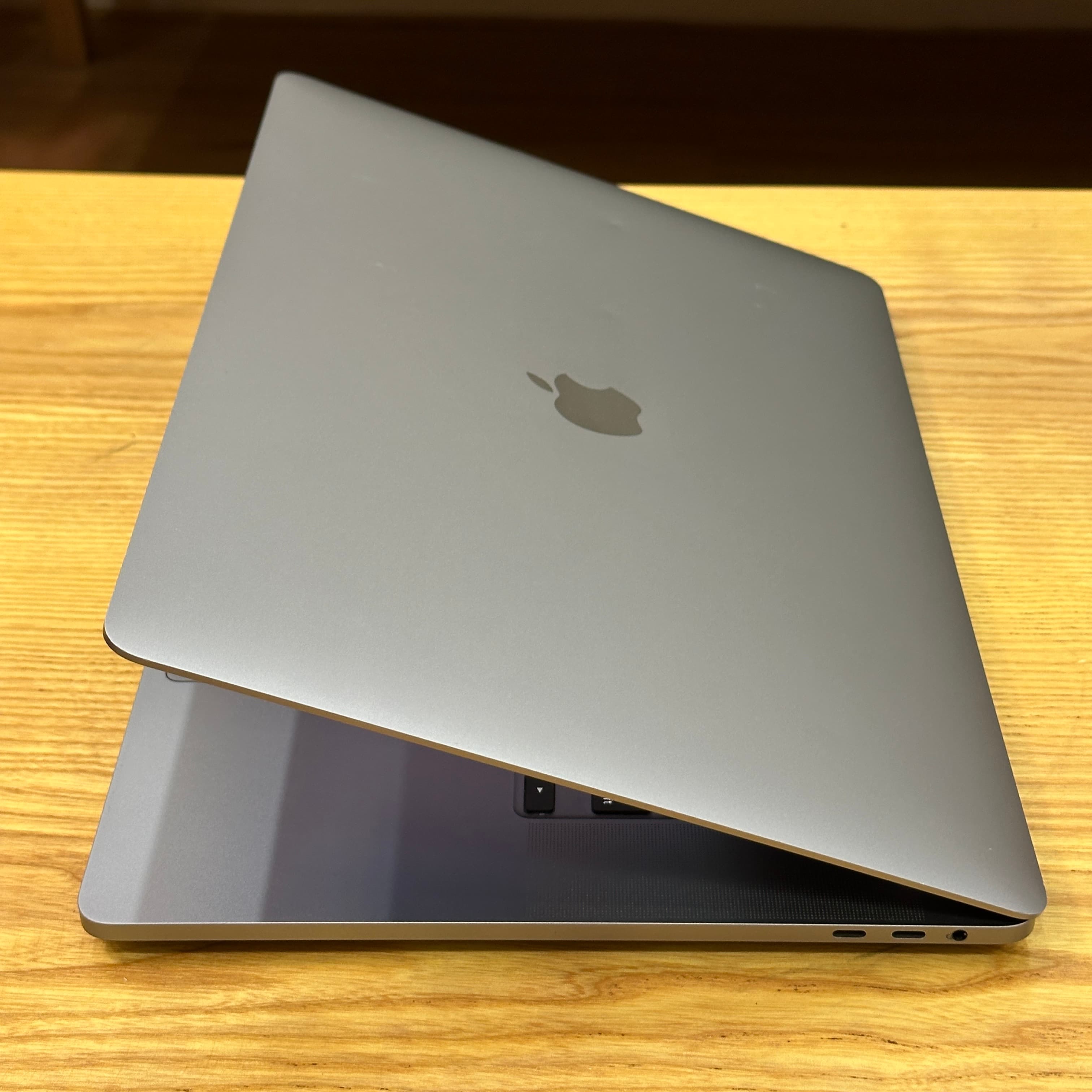 MacBook Pro Intel i7 2019 16 inch - image 5
