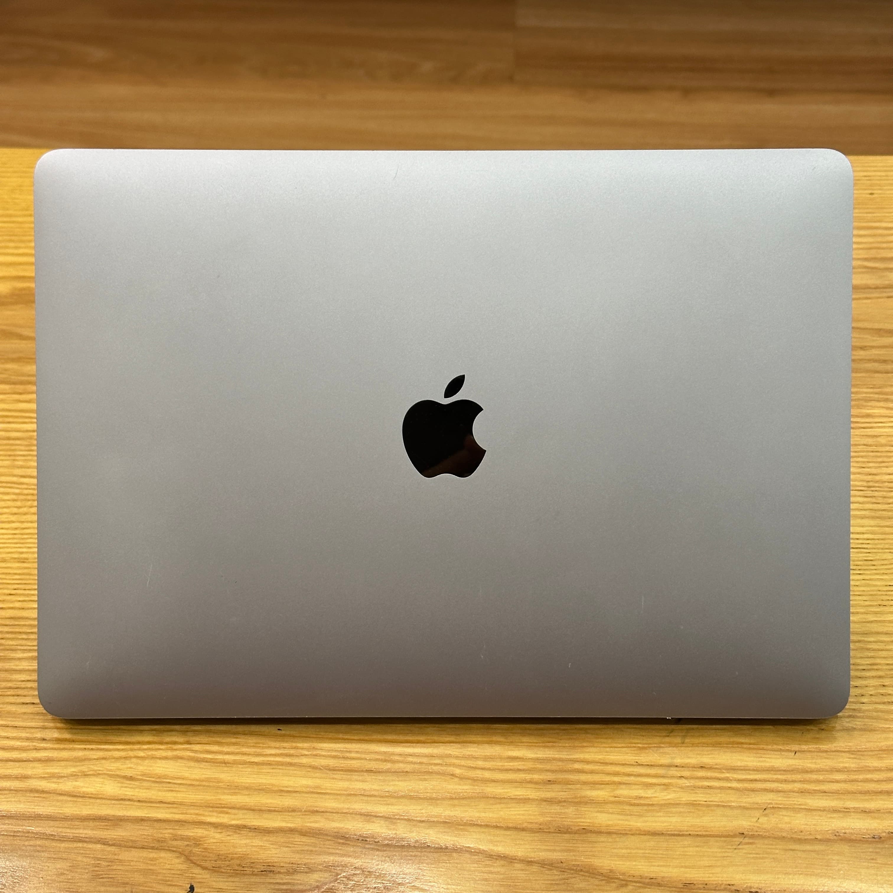 MacBook Pro Intel i5 2020 13 inch - image 3