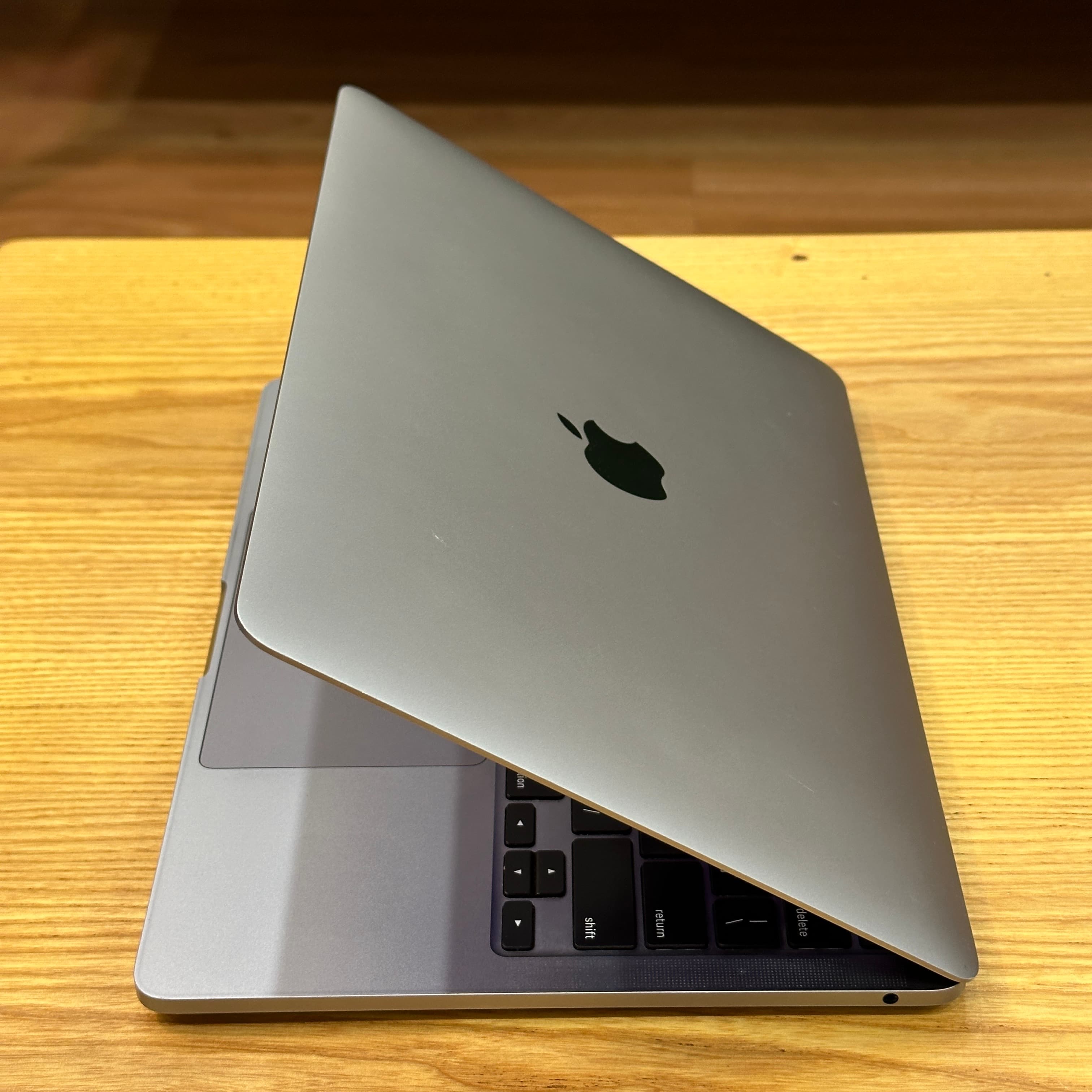 MacBook Pro Intel i5 2020 13 inch - image 5