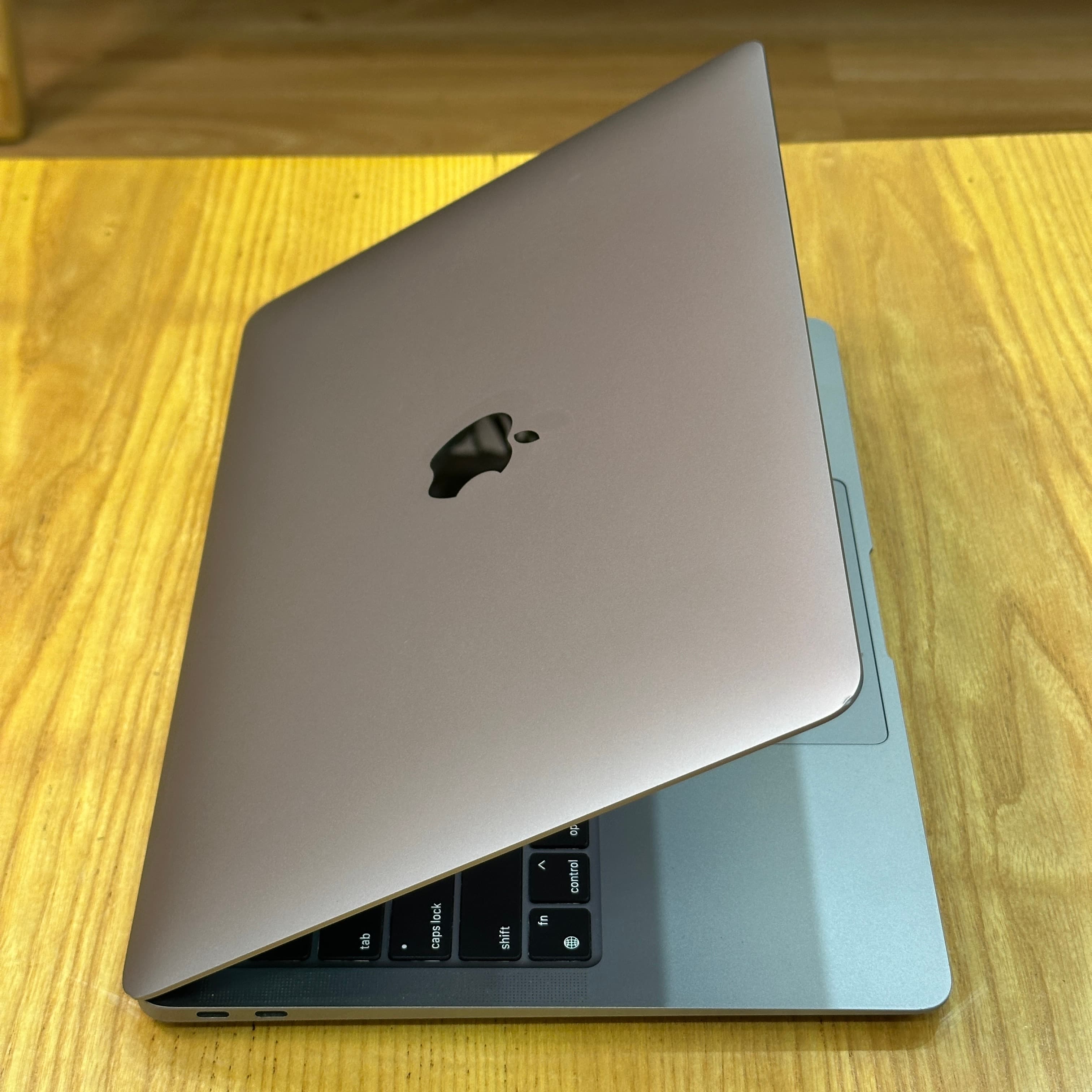 MacBook Air M1 2020 13 inch - image 4