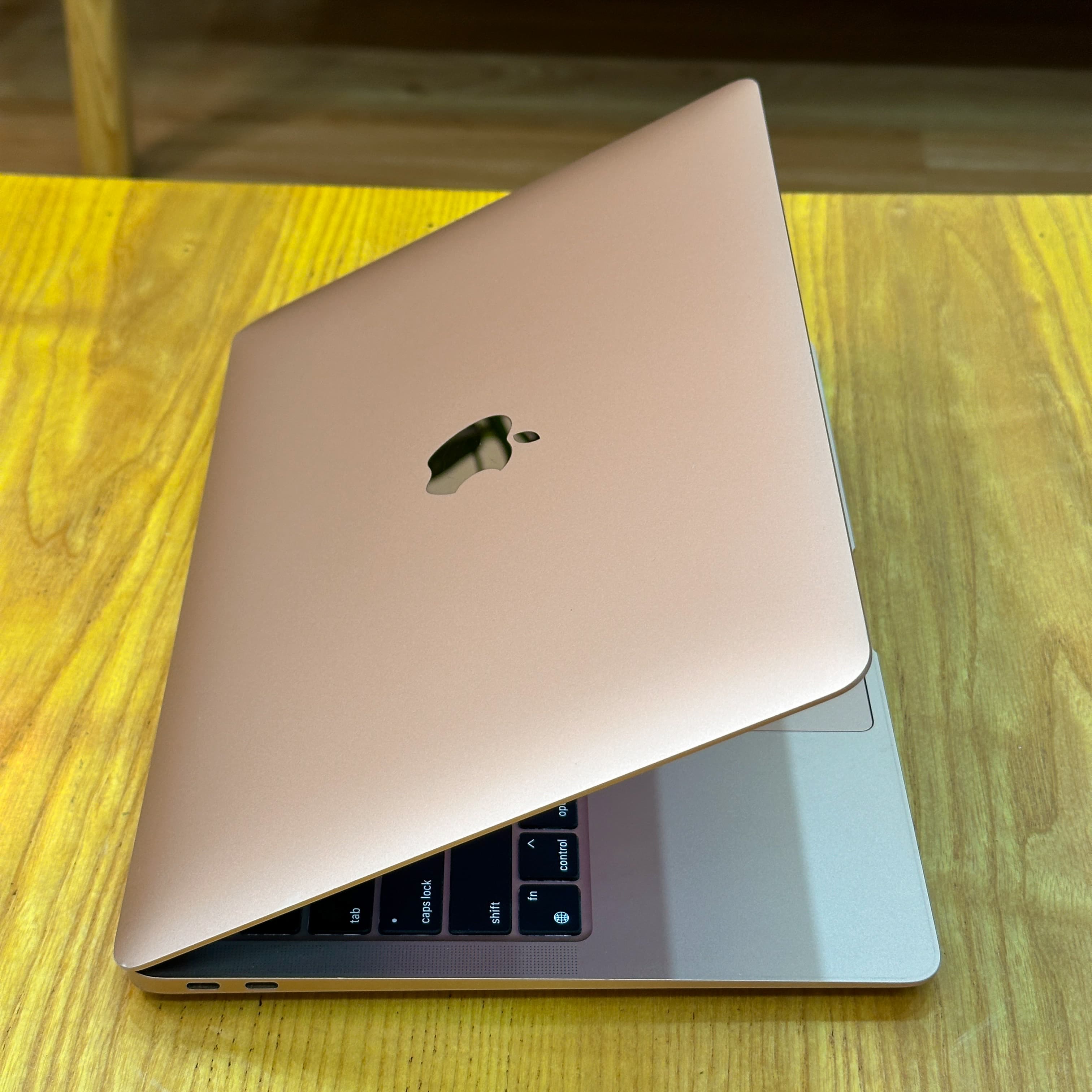 MacBook Air M1 2020 13 inch - image 4