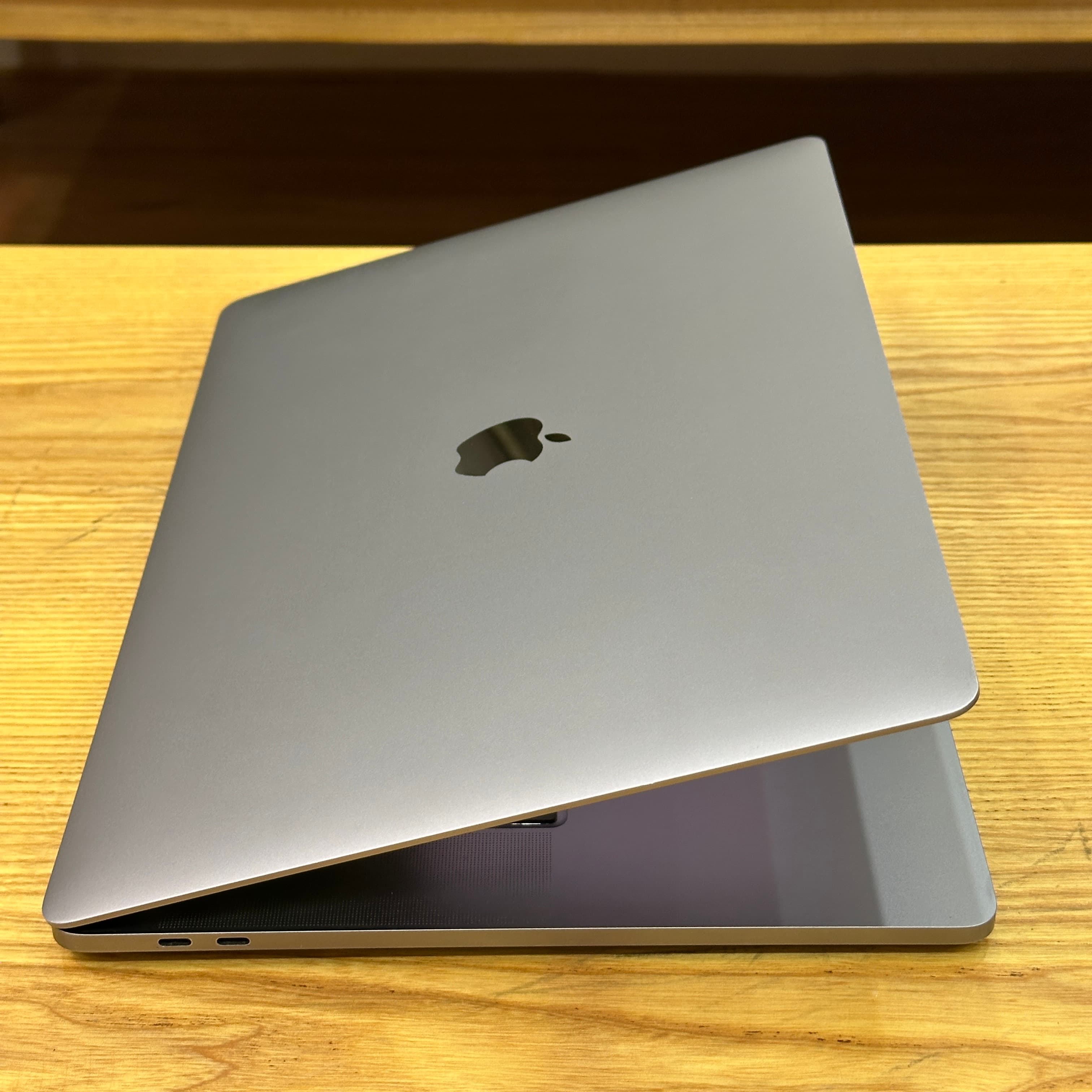 MacBook Pro Intel i9 2019 16 inch - image 4
