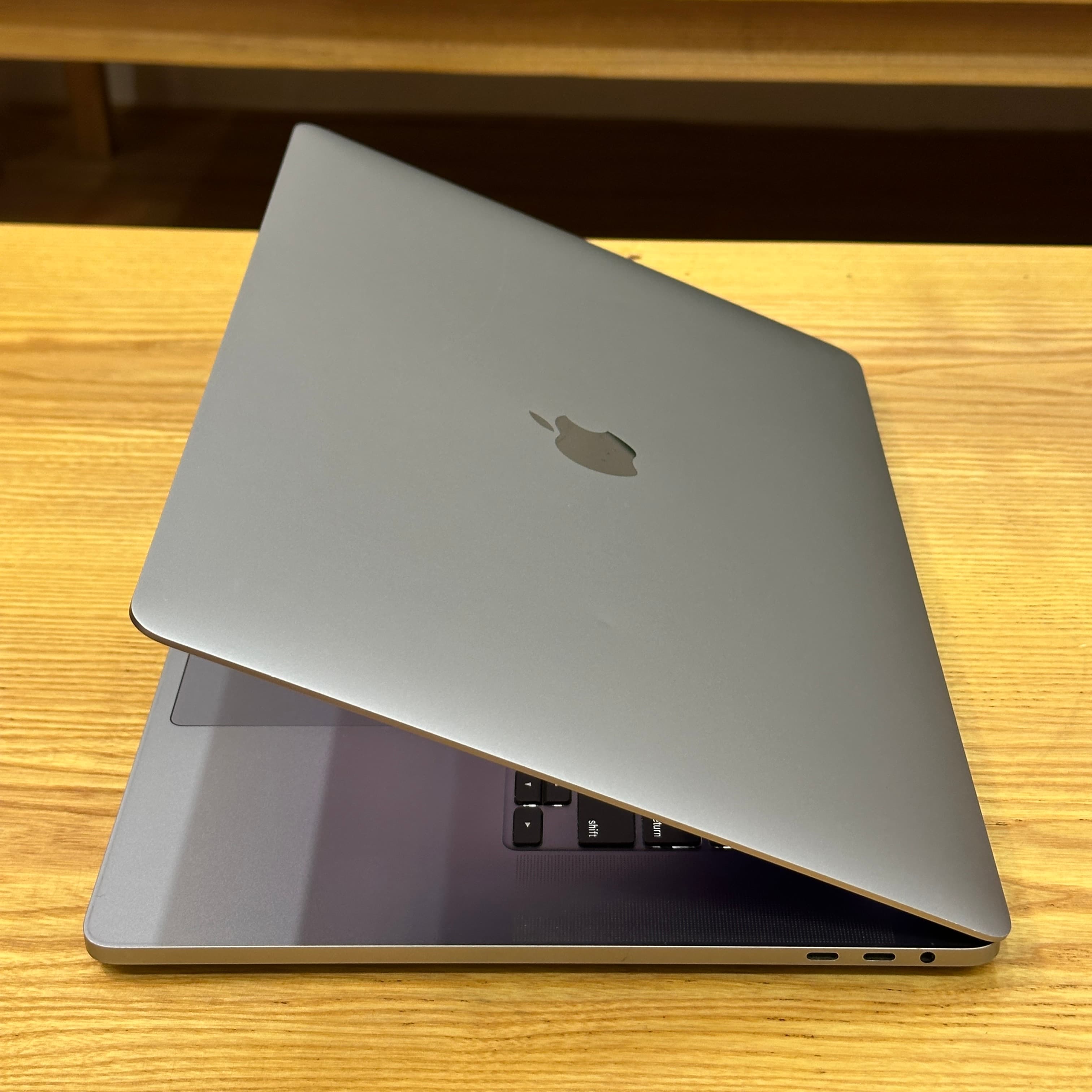 MacBook Pro Intel i7 2019 16 inch - image 5