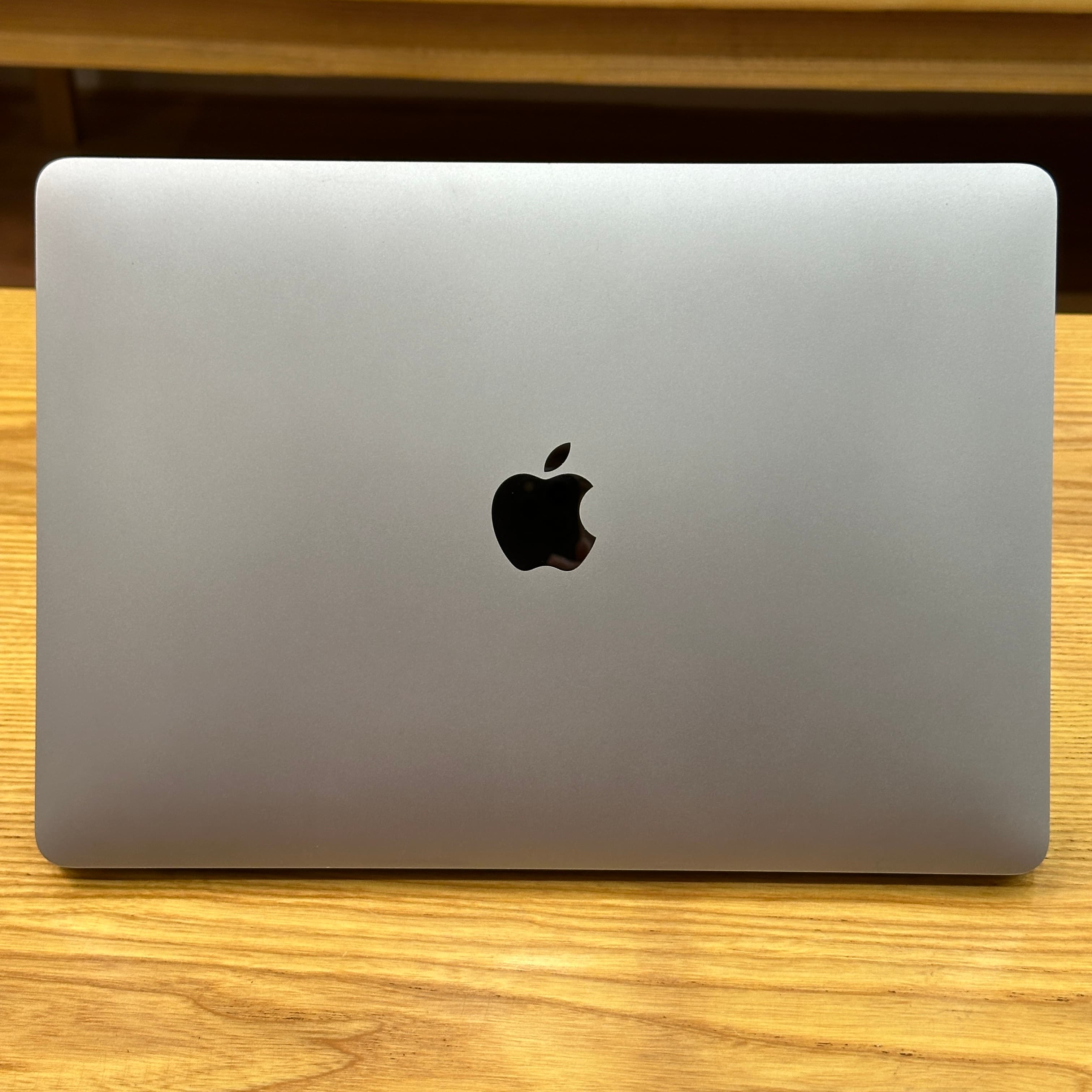 MacBook Pro Intel i5 2020 13 inch - image 3