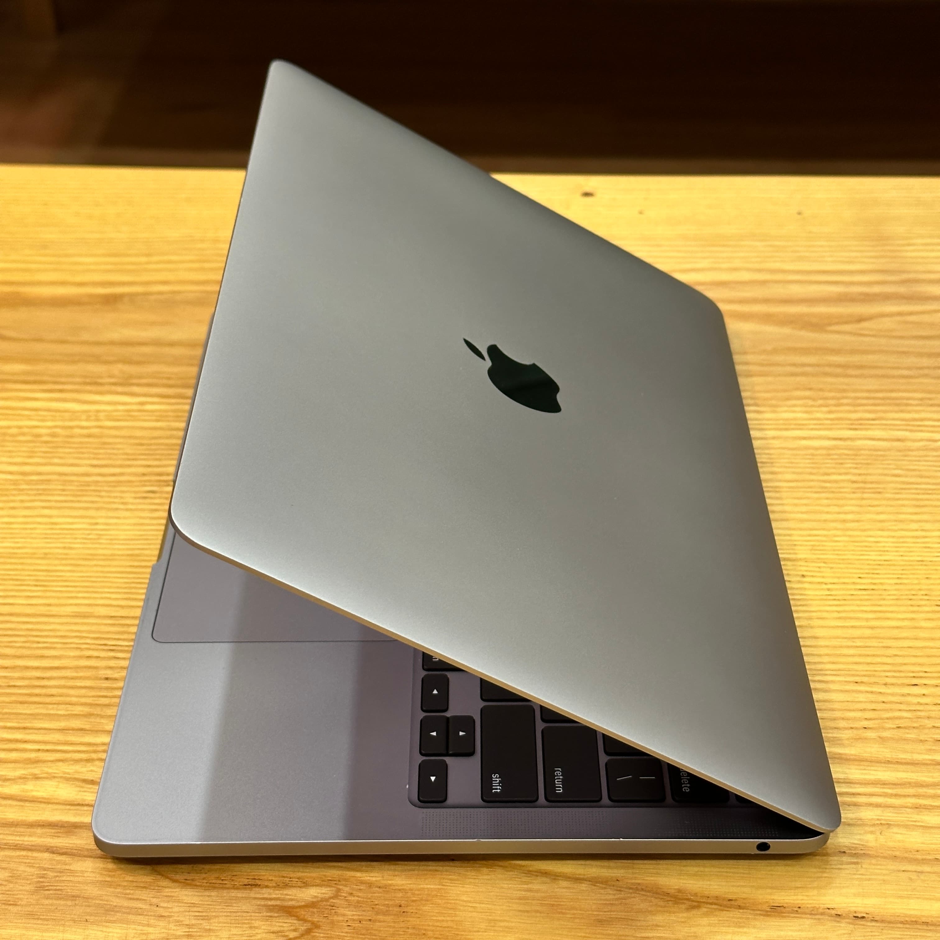 MacBook Pro Intel i5 2020 13 inch - image 5